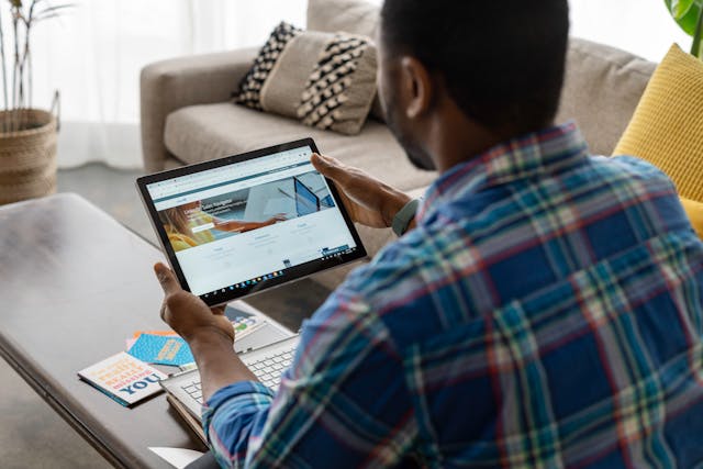 Estrategias de Contenido para LinkedIn: Guía de ToGrow Agencia para el Éxito B2B Responde lo más pronto posible